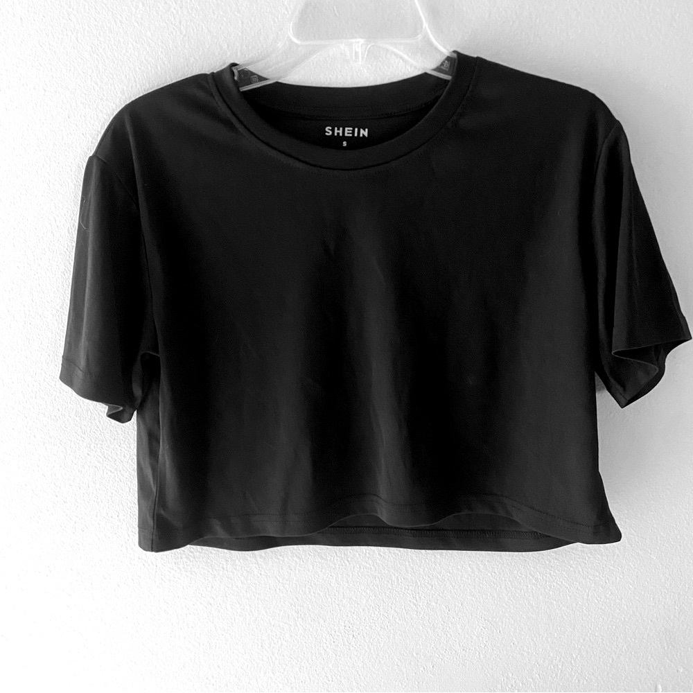 SHEIN BLACK SHORT SLEEVE CREWNECK BOXY OVERSIZED CROP T SHIRT SIZE SMALL